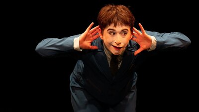 Joylyn Secunda mime artist