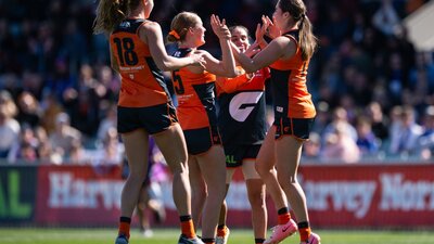 GIANTS AFLW Players Celebrating