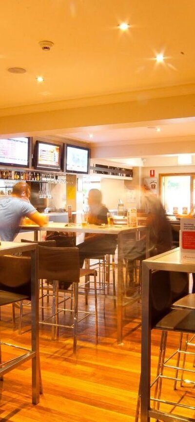 Olims Bar & Bistro Olims Bar & Bistro at Mercure Canberra