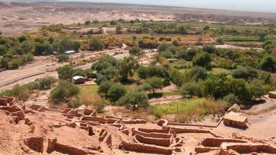 A photography of a desert