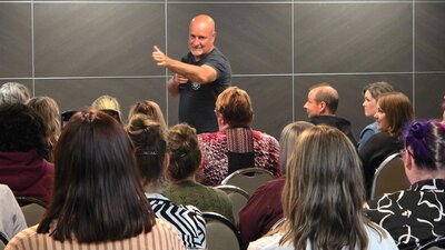 Aussie medium, Simon Hay doing mediumship event A Simon Hay live mediumship event