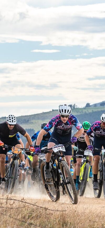 Mountain bike racing