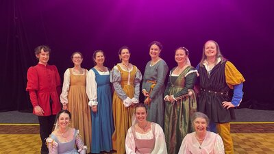 Historic Dance Delights in Renaissance costumes
