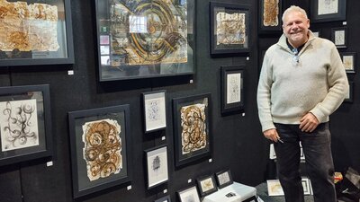 Benjemin Van Eldok a exhibiting artist from Bungendore.