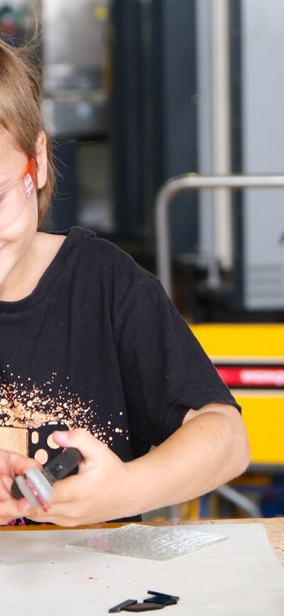 Canberra Glassworks Holiday Tiles School Holiday Program: Holiday Tiles