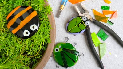 Spring Shimmer Bugs Program glass bugs