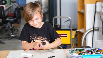 Canberra Glassworks Holiday Tiles School Holiday Program: Holiday Tiles