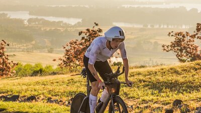 Cyclist climbing Arboretum