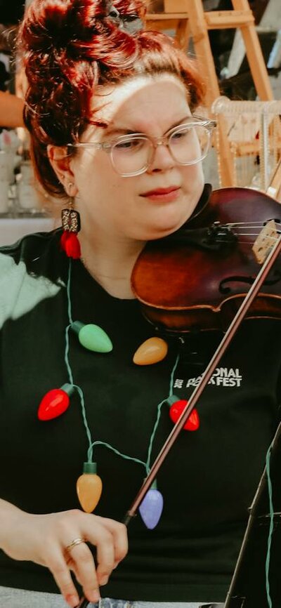 Christmas Performer at Haig Park Village Markets