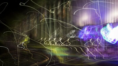 Playing with light and time