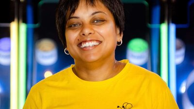 Bec Des, Comedian