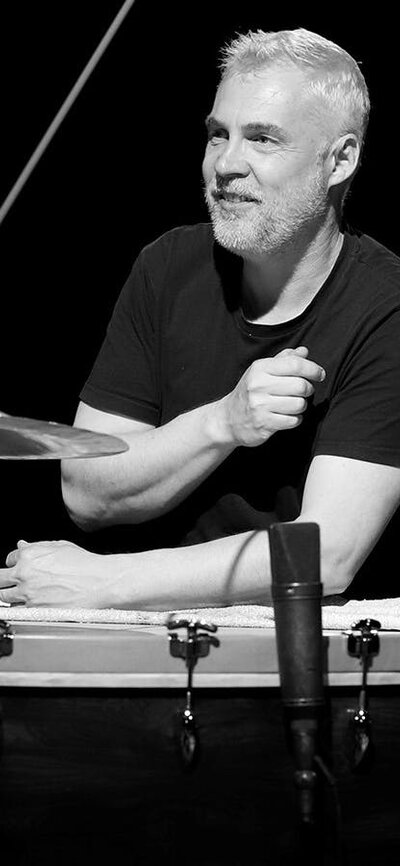 Ingar Zach playing percussion