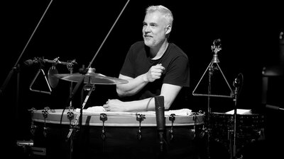 Ingar Zach playing percussion