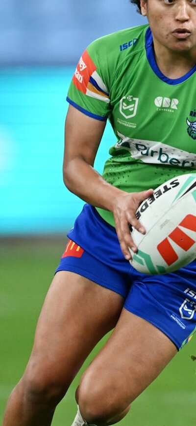 Canberra Raiders NRLW player Zahara Temara running the ball.