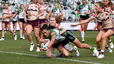 Canberra Raiders NRLW player Zahara Temara scoring a try.
