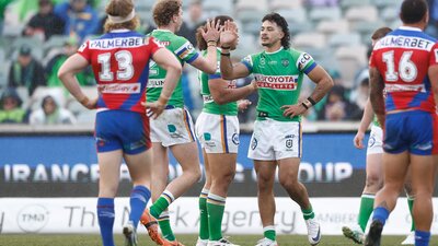 Canberra Raiders player Xavier Savage celebrating a try.