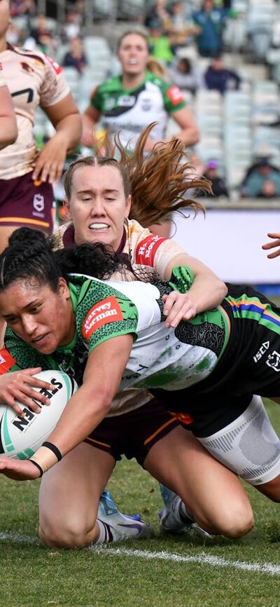 Canberra Raiders NRLW player Zahara Temara scoring a try.
