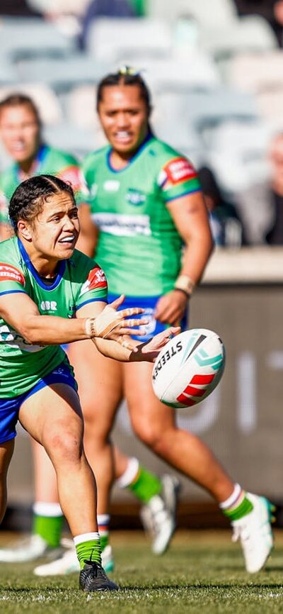Canberra Raiders NRLW player Chante Temara passing the ball.