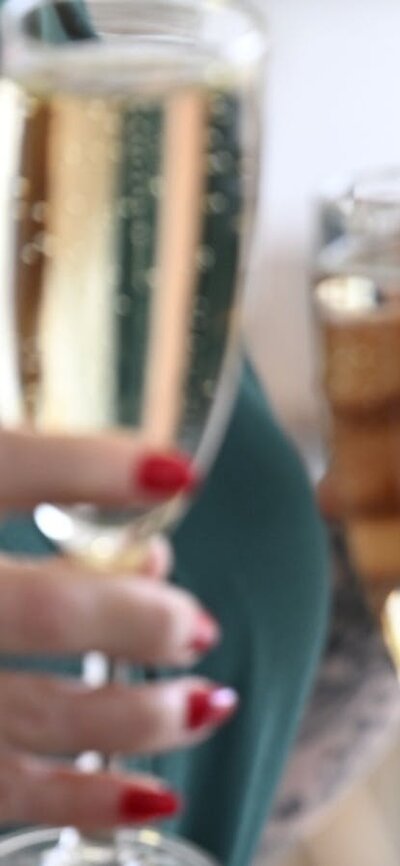 Drinking sparkling wine