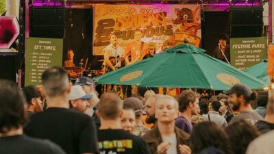 Laneway full of people at festival