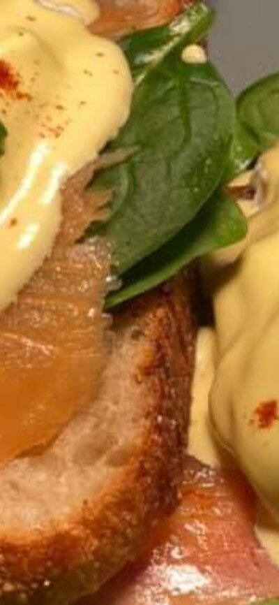 egges benedict with salmon