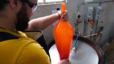 Hugo Curtis coldworking at Canberra Glassworks.