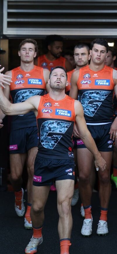 GIANTS Run Out Toby Greene Leading the GIANTS Out