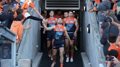 GIANTS Run Out Toby Greene Leading the GIANTS Out
