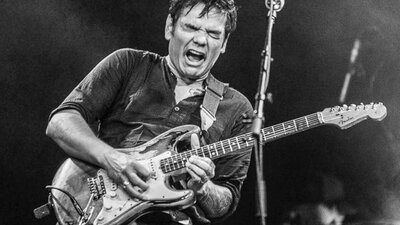 Picture shows Steve Edmonds playing electric guitar