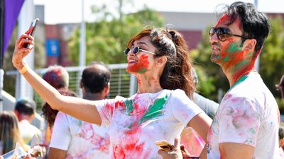 Play with Plant-Based Colours with friends and family Play with Plant-Based Colours with friends and family