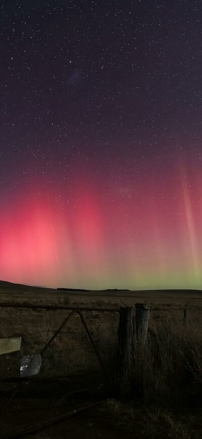 A display of the Aurora Australis in the Canberra area This photo shows the yellow and red of the Aurora Australis that occurred in the Canberra area.