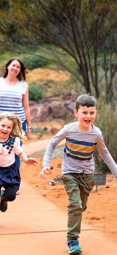 Image of 2 adults and 2 children