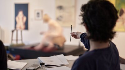 Life Drawing with Michael Armstrong is clear, technical and creative