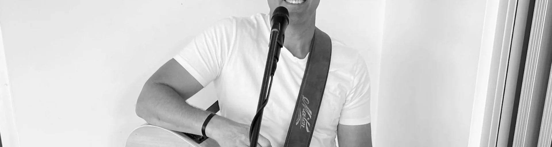 Live Music in the Olims Beer Garden: Bill Olson