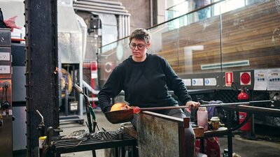 Artist in the Hotshop
