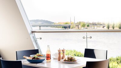 Image of National Museum of Australia, Lakeside view