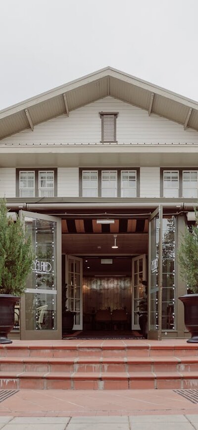 Hotel Kurrajong Entrance Hotel Kurrajong Entrance