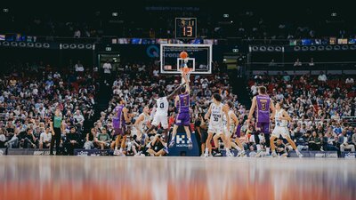 Shaun Bruce taking a jumpshot for the Sydney Kings at Qudos Bank Arena