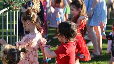 shows children having fun