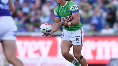 Canberra Raiders player Kaeo Weekes passing the ball.