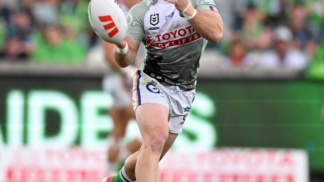 Canberra Raiders player Tom Starling passing the ball.