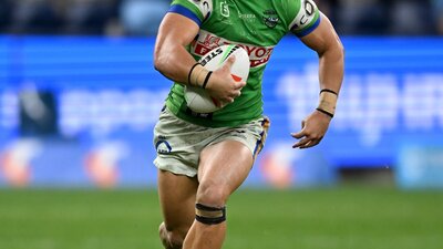 Canberra Raiders player Kaeo Weekes running the ball.