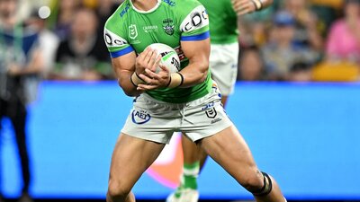 Canberra Raiders player Kaeo Weekes catching the ball.