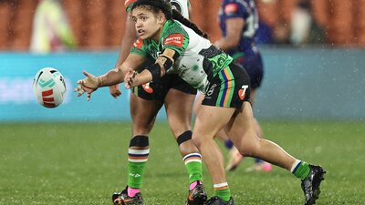 Canberra Raiders NRLW player Chante Temara passing the ball.