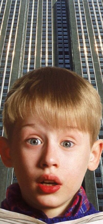 Home Alone 2: Lost in New York Young boy with newspaper and two mischievous men peeking behind building