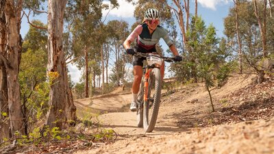 Em Viotto on the UC Stromlo giant marathon circuit. Marathon Racing at UC Stromlo.