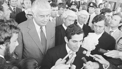 Demonstration against the Dissolution of Parliament by Sir John Kerr and support for Mr Gough Whitla