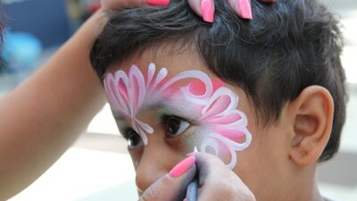 Child face painting