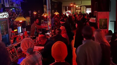 Typical Gig Turnout crowd
