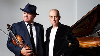 Simon Tedeschi and George Washingmachine